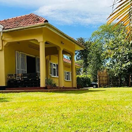 Buutu Nest Panzió Jinja Kültér fotó